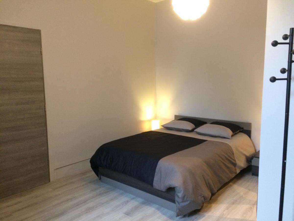 Studio Proche Gare Avec Kitchenette Et Wifi - Porte Rouge Thiviers Bagian luar foto