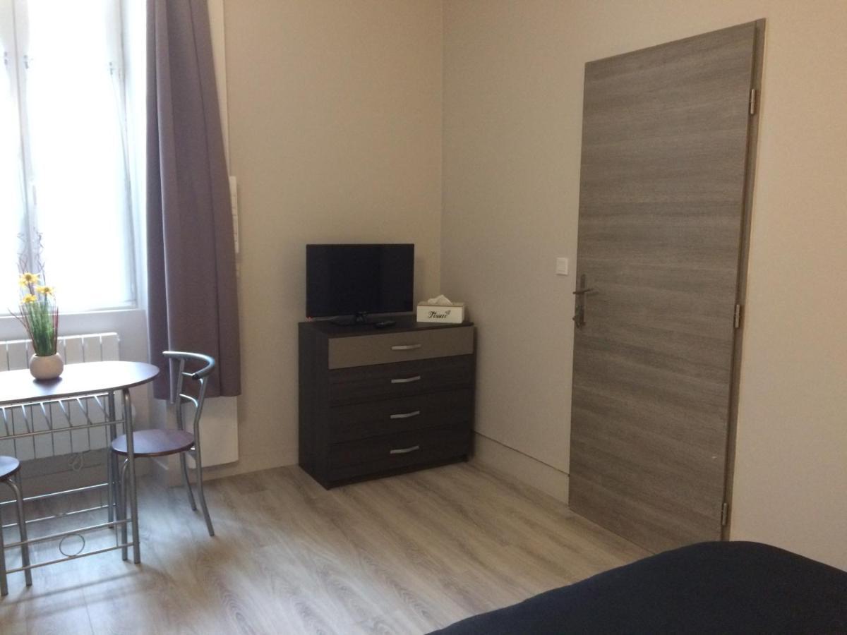 Studio Proche Gare Avec Kitchenette Et Wifi - Porte Rouge Thiviers Bagian luar foto